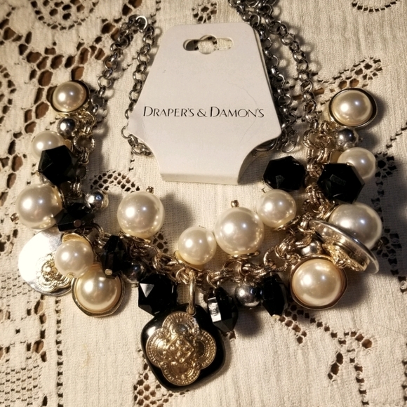 Drapers & Damons Jewelry - DRAPERS & DAMONS Statement Necklace
